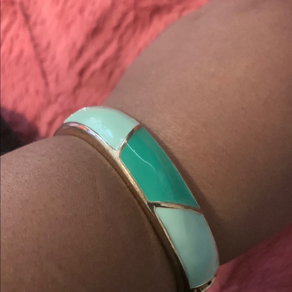 Elegant Green and Gold Bangle Bracelet